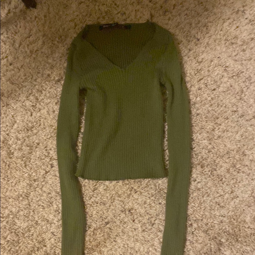 Chic Green V-Neck Sweater